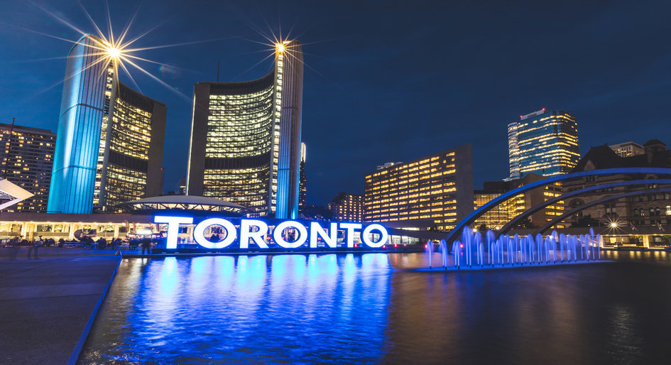 Nathan Phillips square in Toronto at night